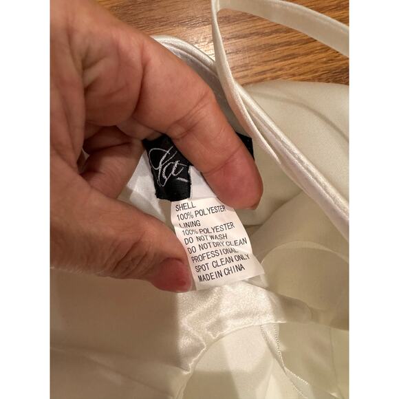 La Femme white Stretch Satin side slit Sheath Dress size 6/ small - Picture 12 of 13